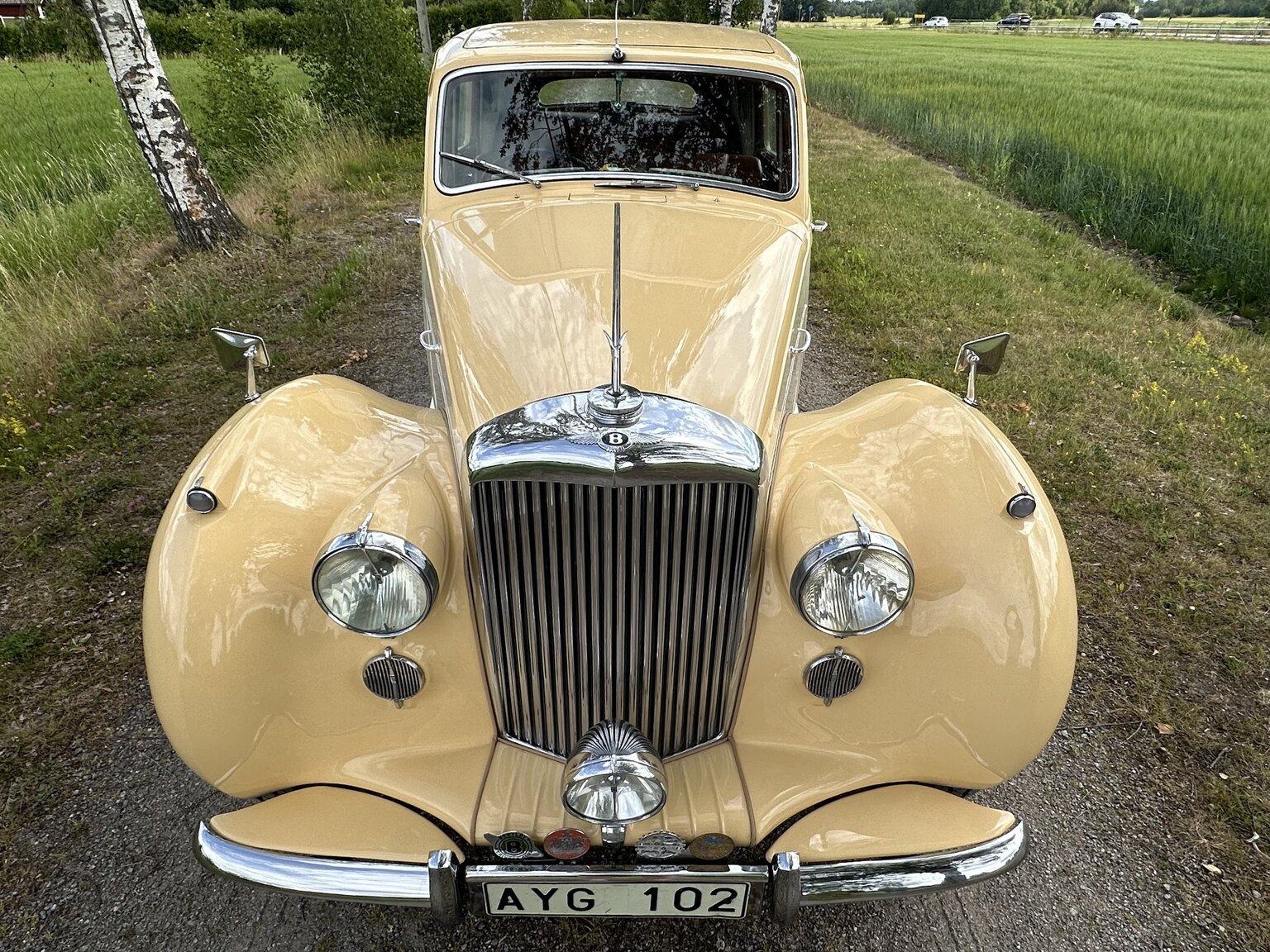 Exteriörbild på 1947 Bentley Mark IV Sport Saloon