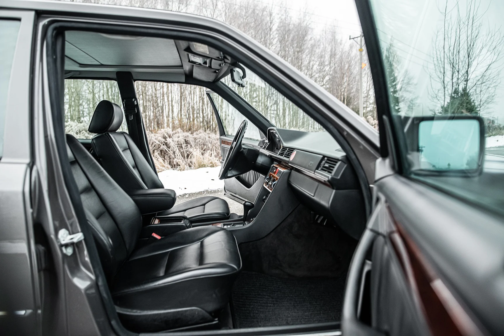 Interior image of 1993 Mercedes-Benz E 320 "AMG" (5)