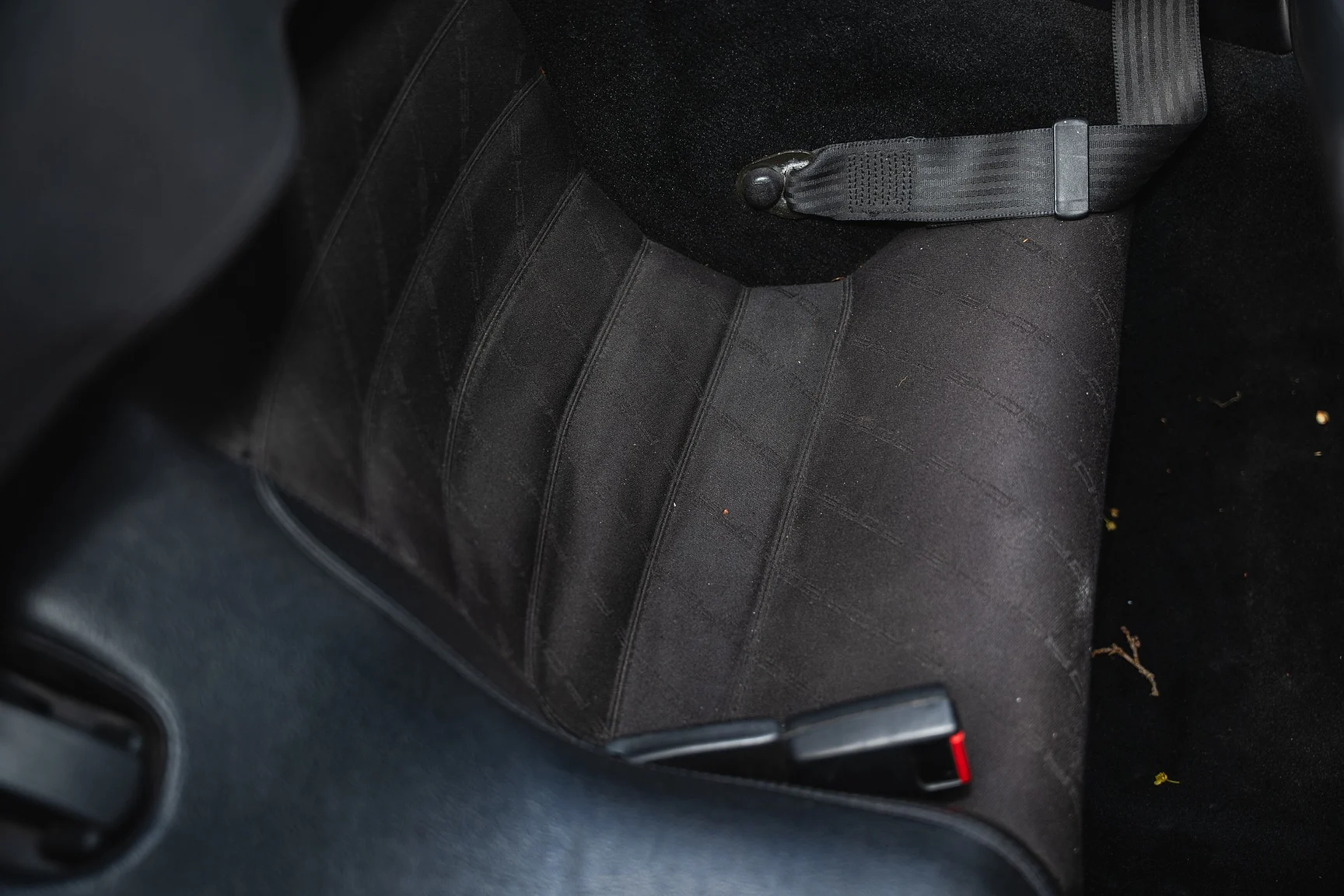 Interior image of 1990 Porsche 944 S2 Cabriolet  (37)