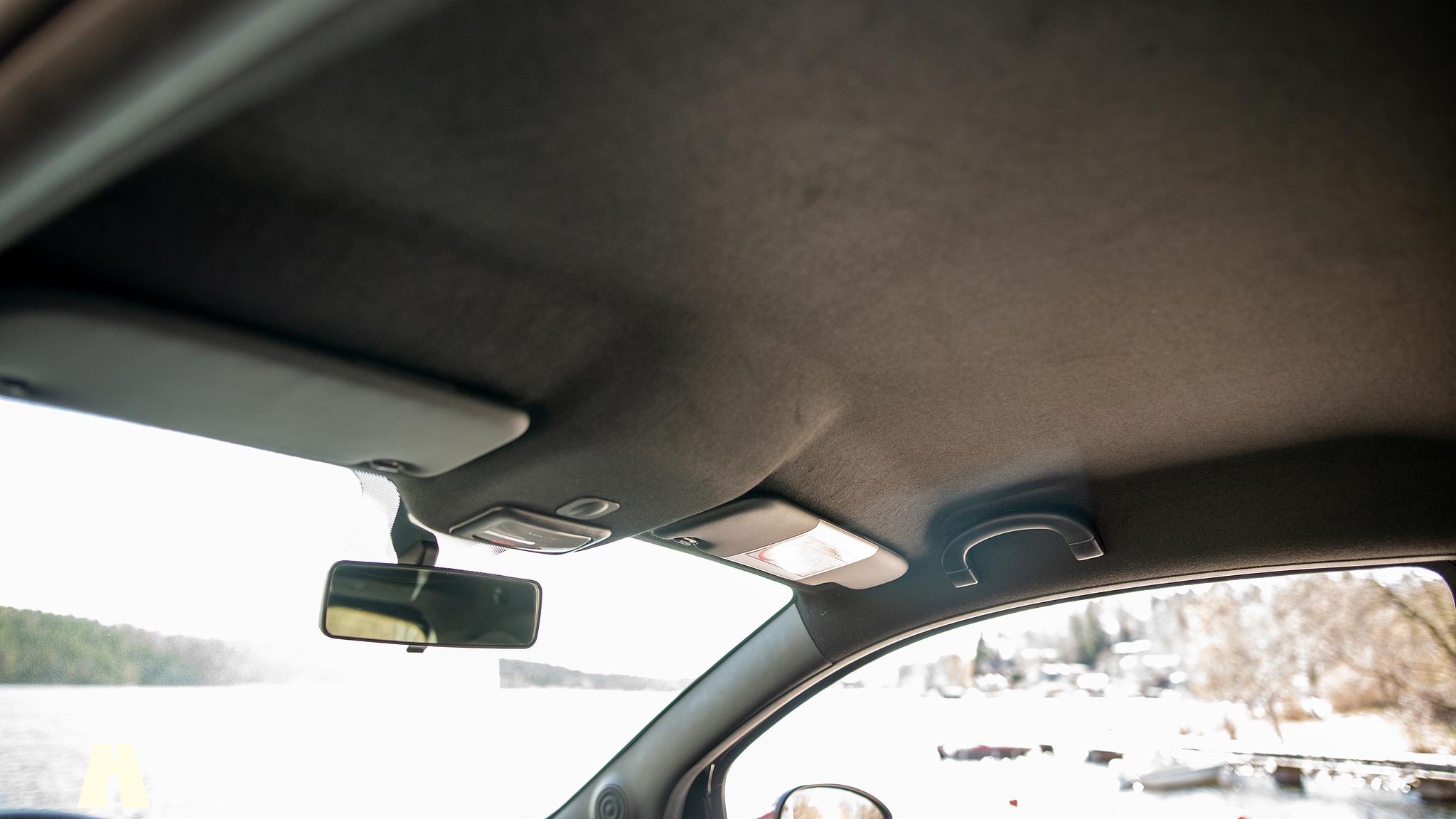 Interior image of 2016 Abarth 595 Competizione (55)