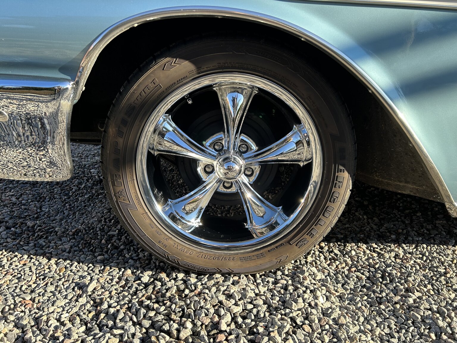 Exterior image of 1962 Ford Galaxie 500 XL Sunliner