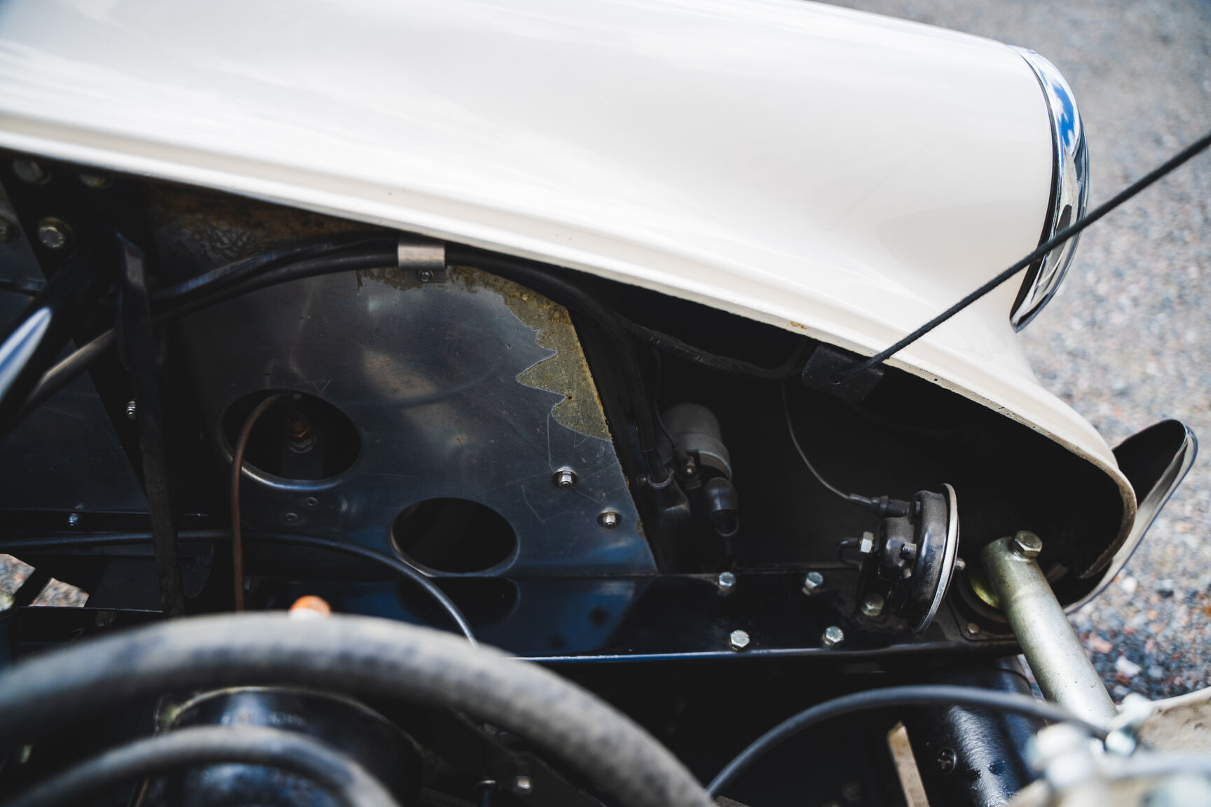 Image of 1960 Berkeley B95 mechanics (17)