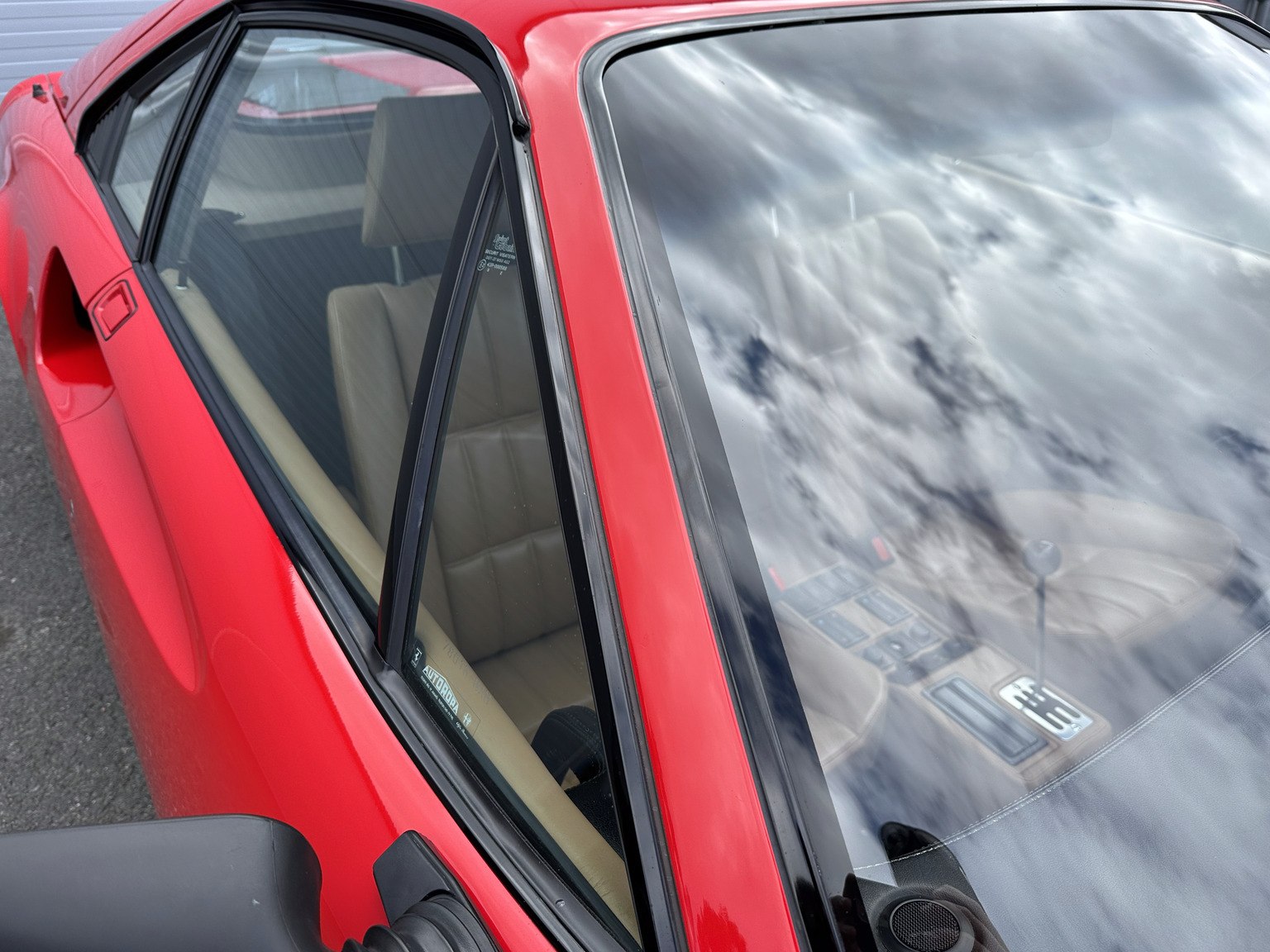 Exteriörbild på 1988 Ferrari 328 GTB