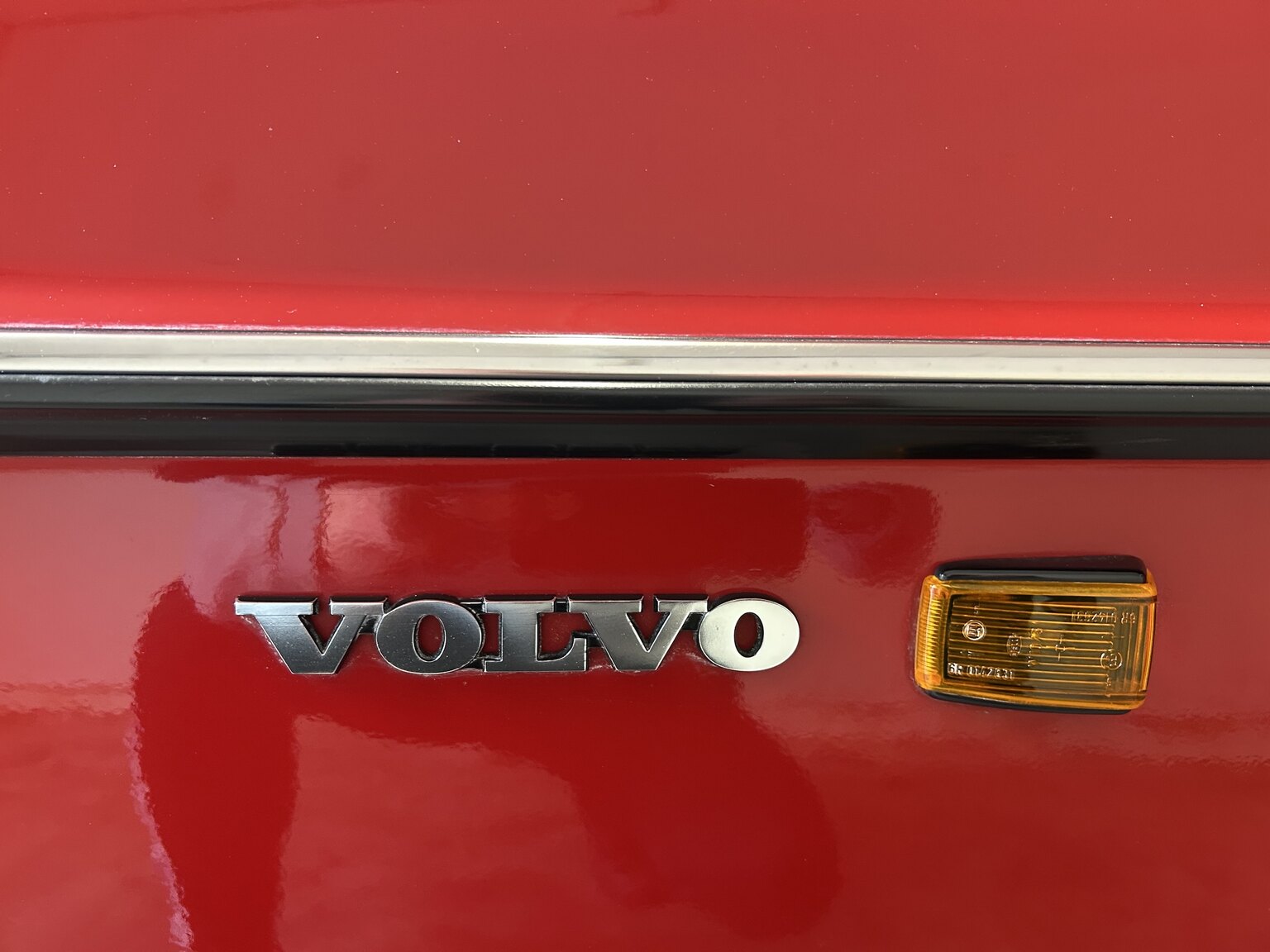 Exterior image of 1990 Volvo 240 GL