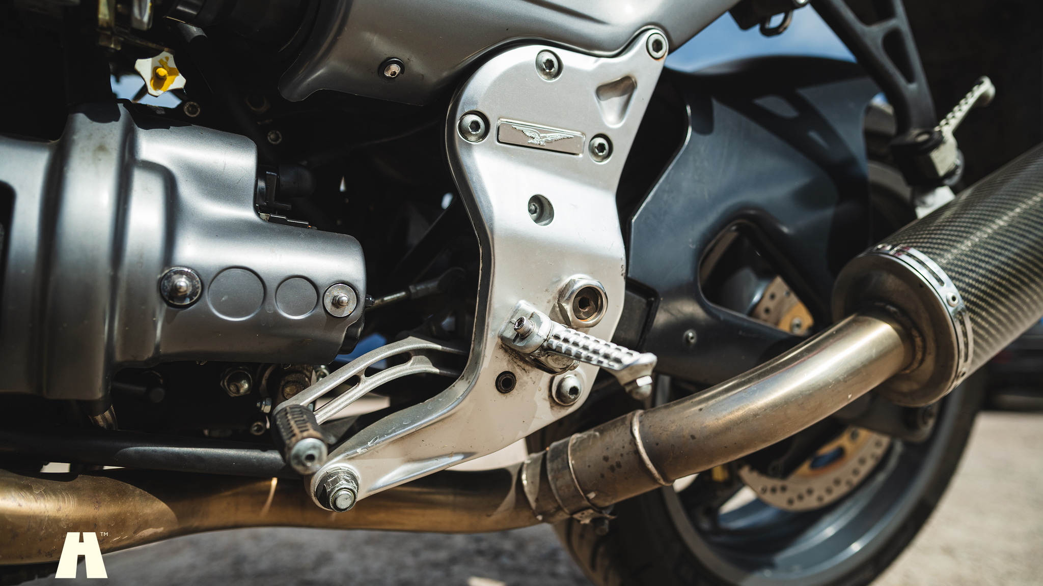 Image of 2002 Moto Guzzi V11 Le Mans (44) mechanics