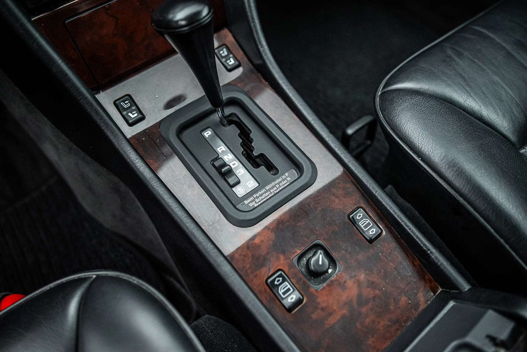 Interior image of 1993 Mercedes-Benz E 320 "AMG" (32)