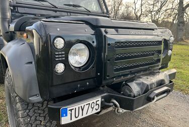 Exterior image of 2002 Land Rover Defender 90 2.5 Td5