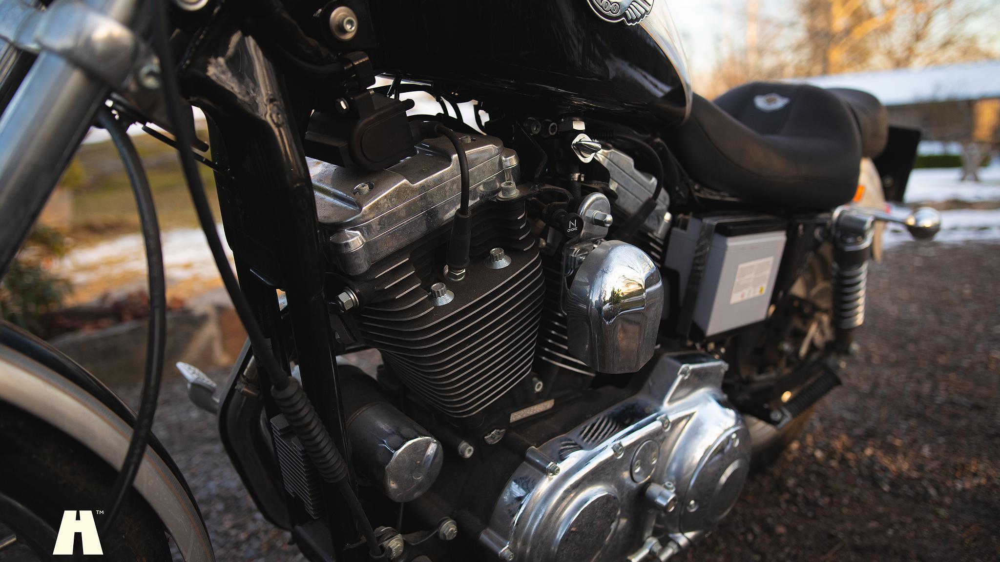 Image of 2003 Harley Davidson Sportster 1200C 100th Anniversary Edition mechanics