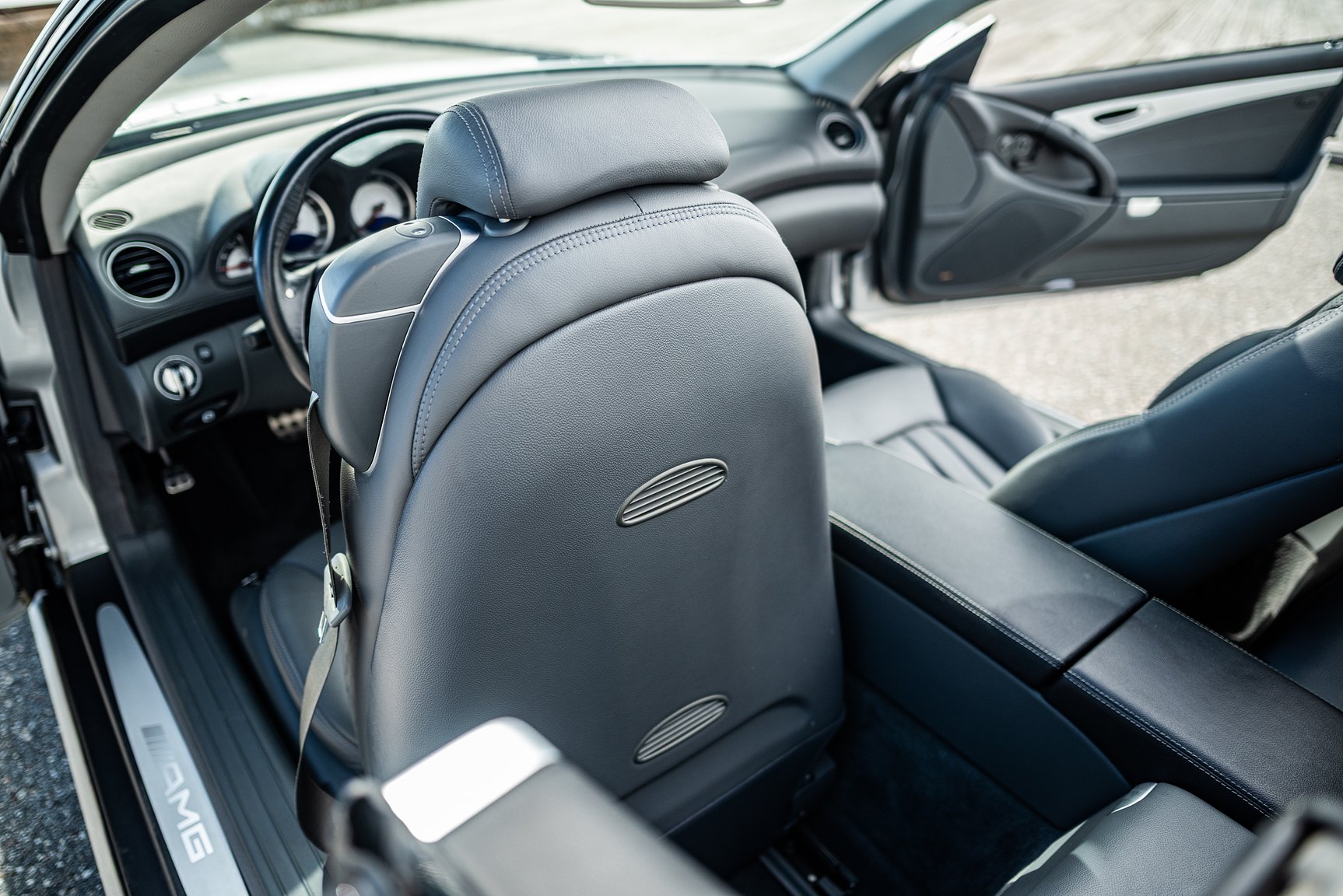 Interior image of 2002 Mercedes SL 55 AMG