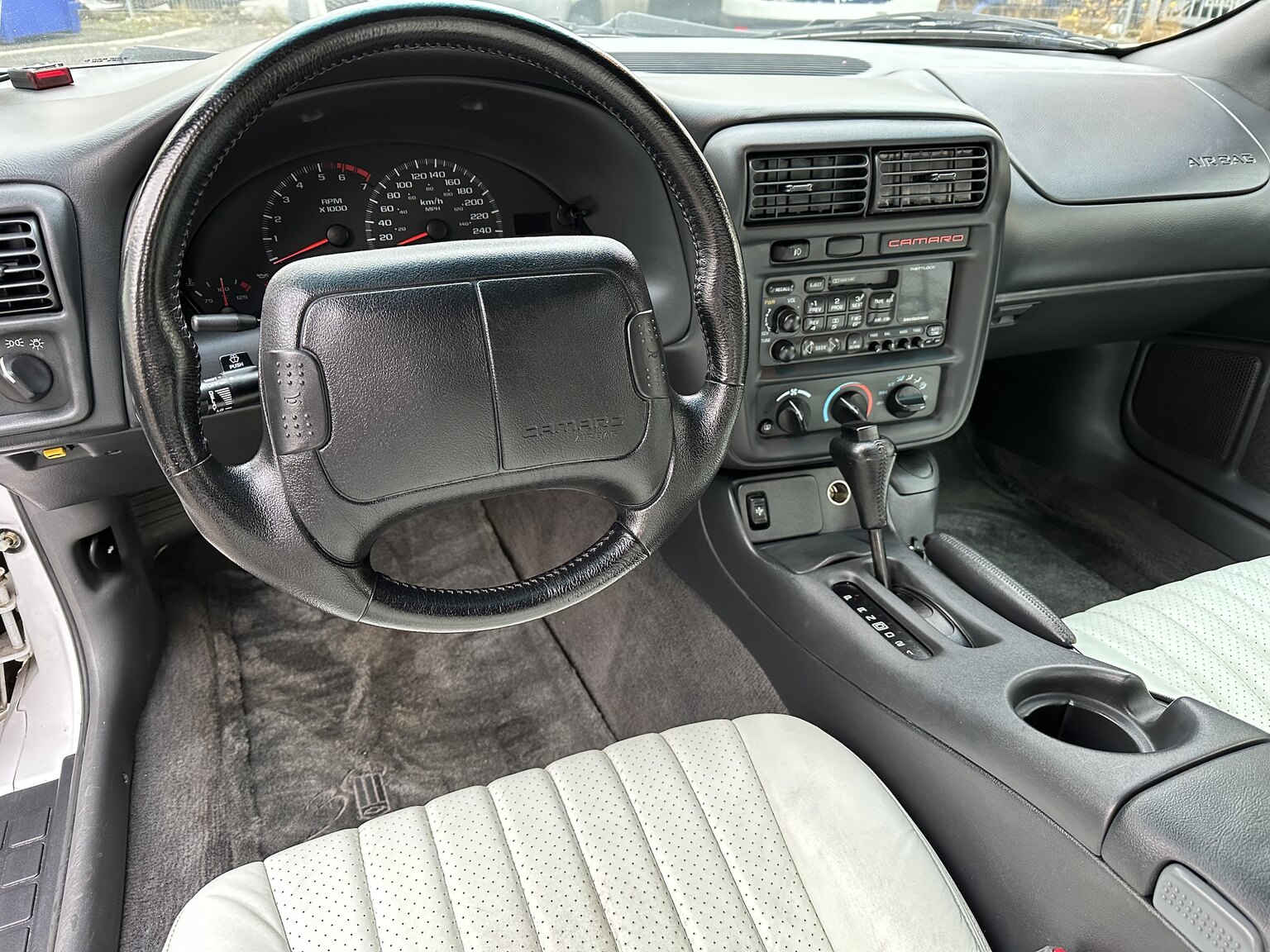 Interiörbild 1997 Chevrolet Camaro Z28 30th Anniversary