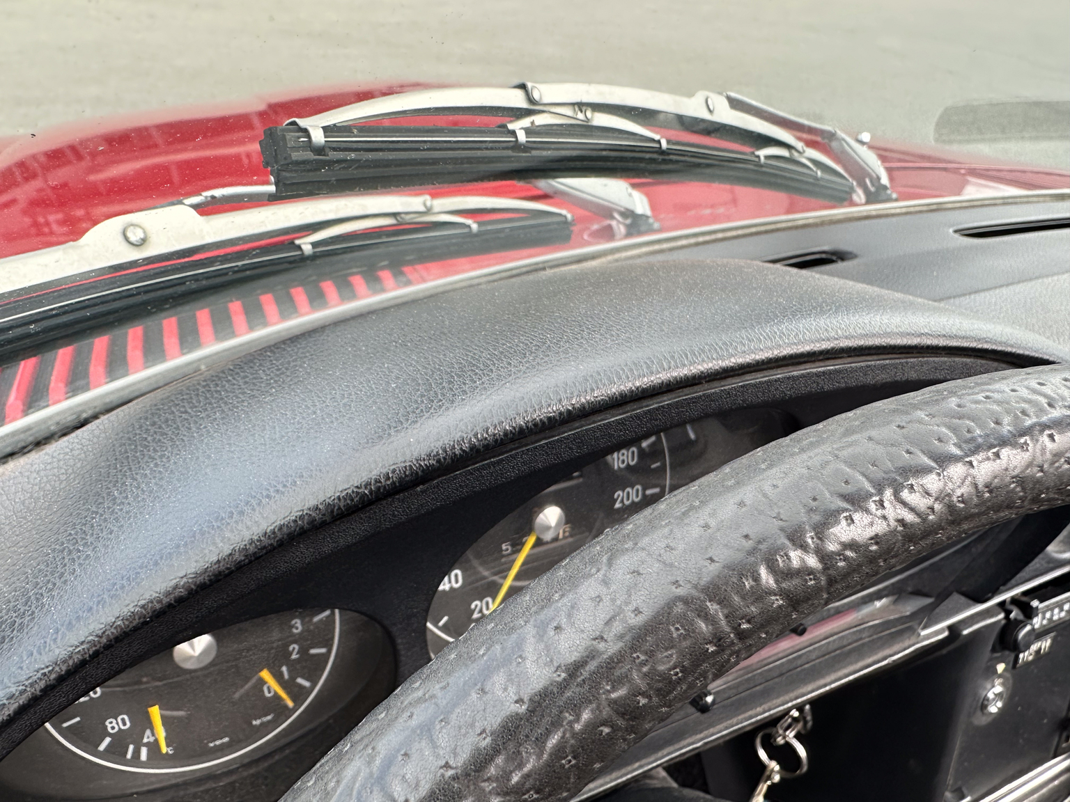 Innenraumfoto von 1975 Mercedes-Benz 280 SL (8)