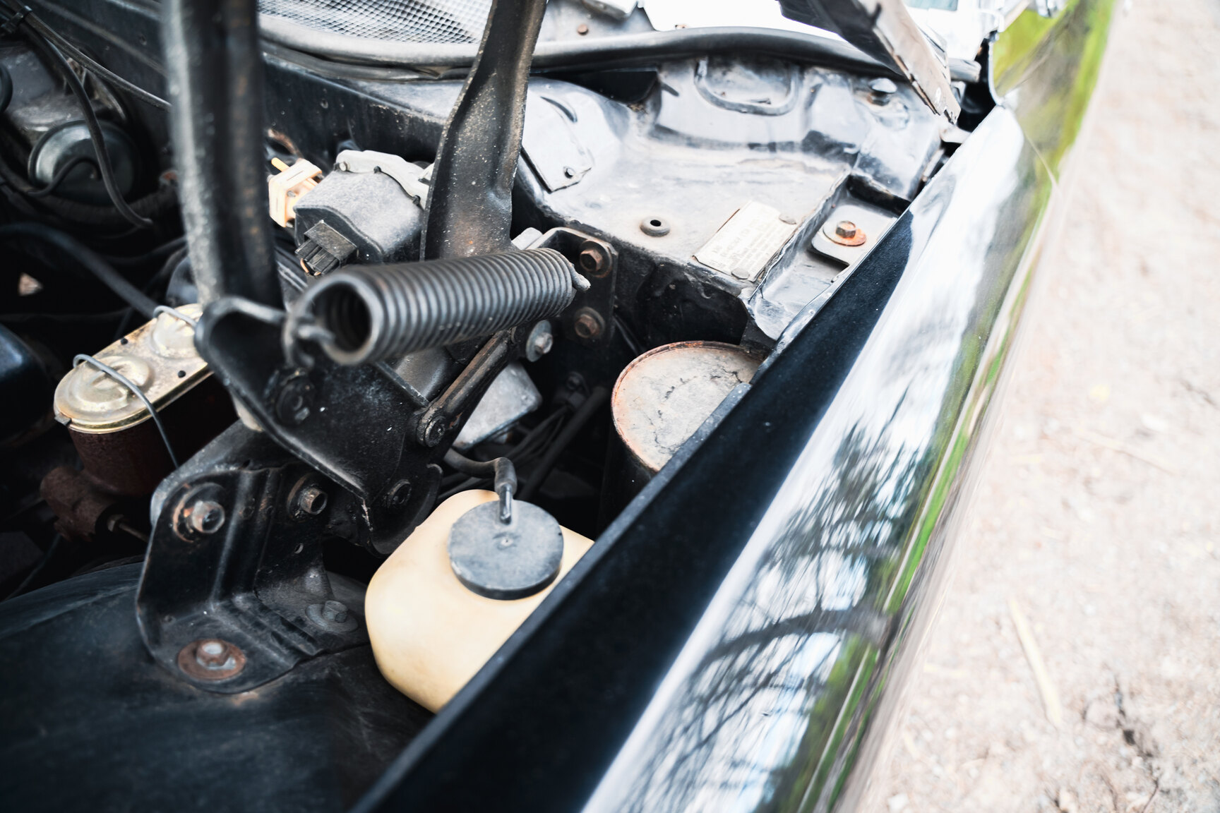 Image of 1968 Cadillac De Ville Convertible mechanics