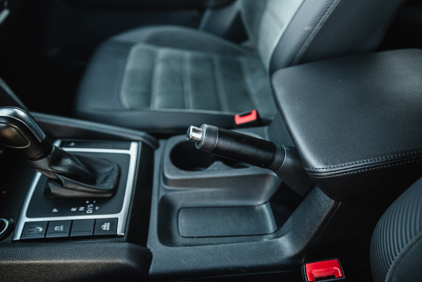 Interior image of 2020 Northea Camper Expedition Volkswagen Amarok (31)