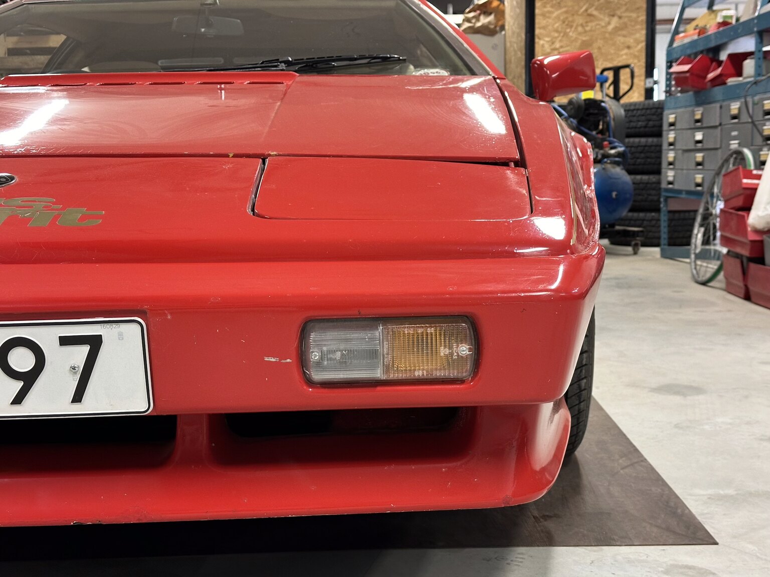 Exteriörbild på 1977 Lotus Esprit S1