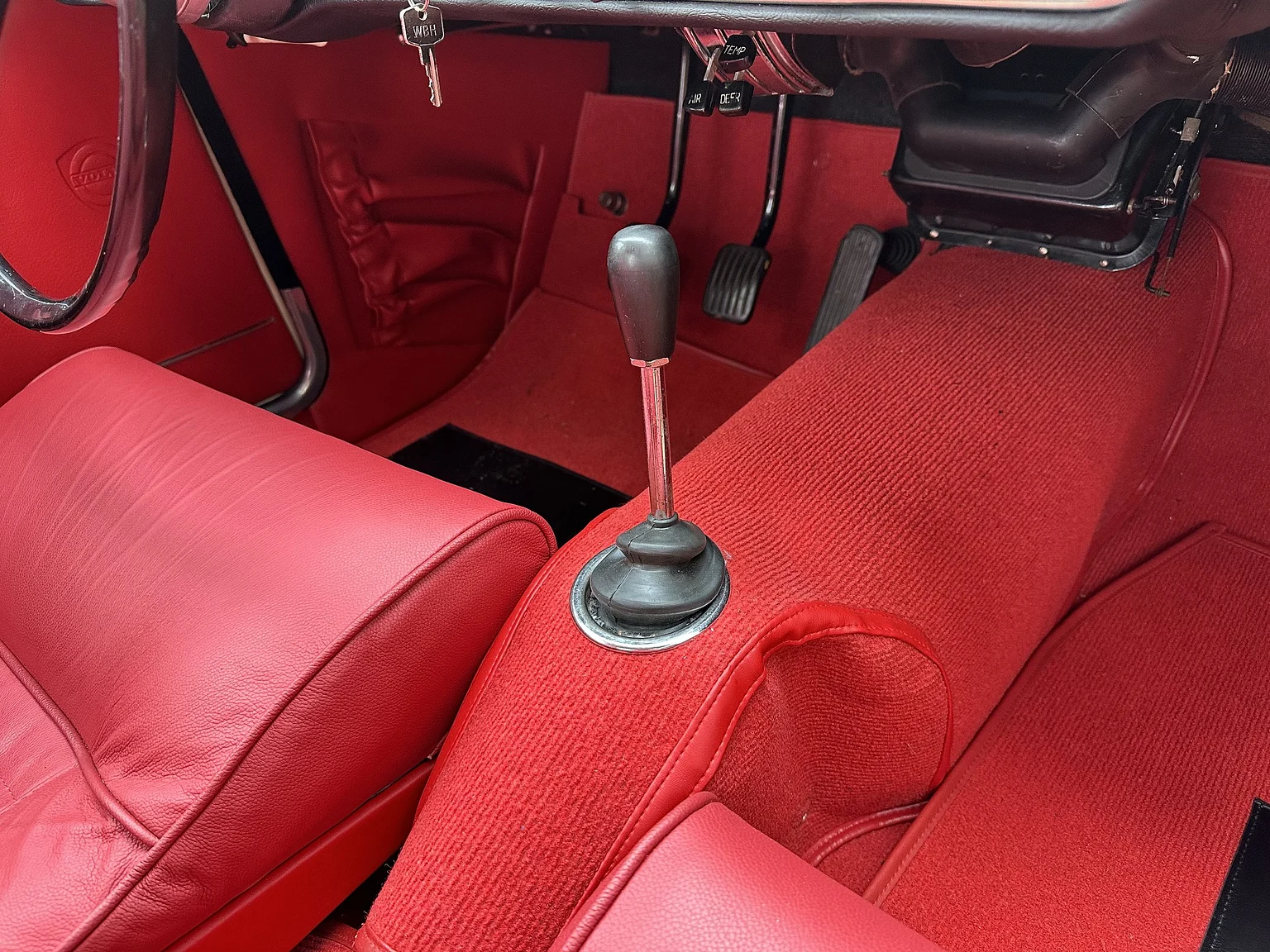 Interior image of 1964 Volvo P1800S (21)