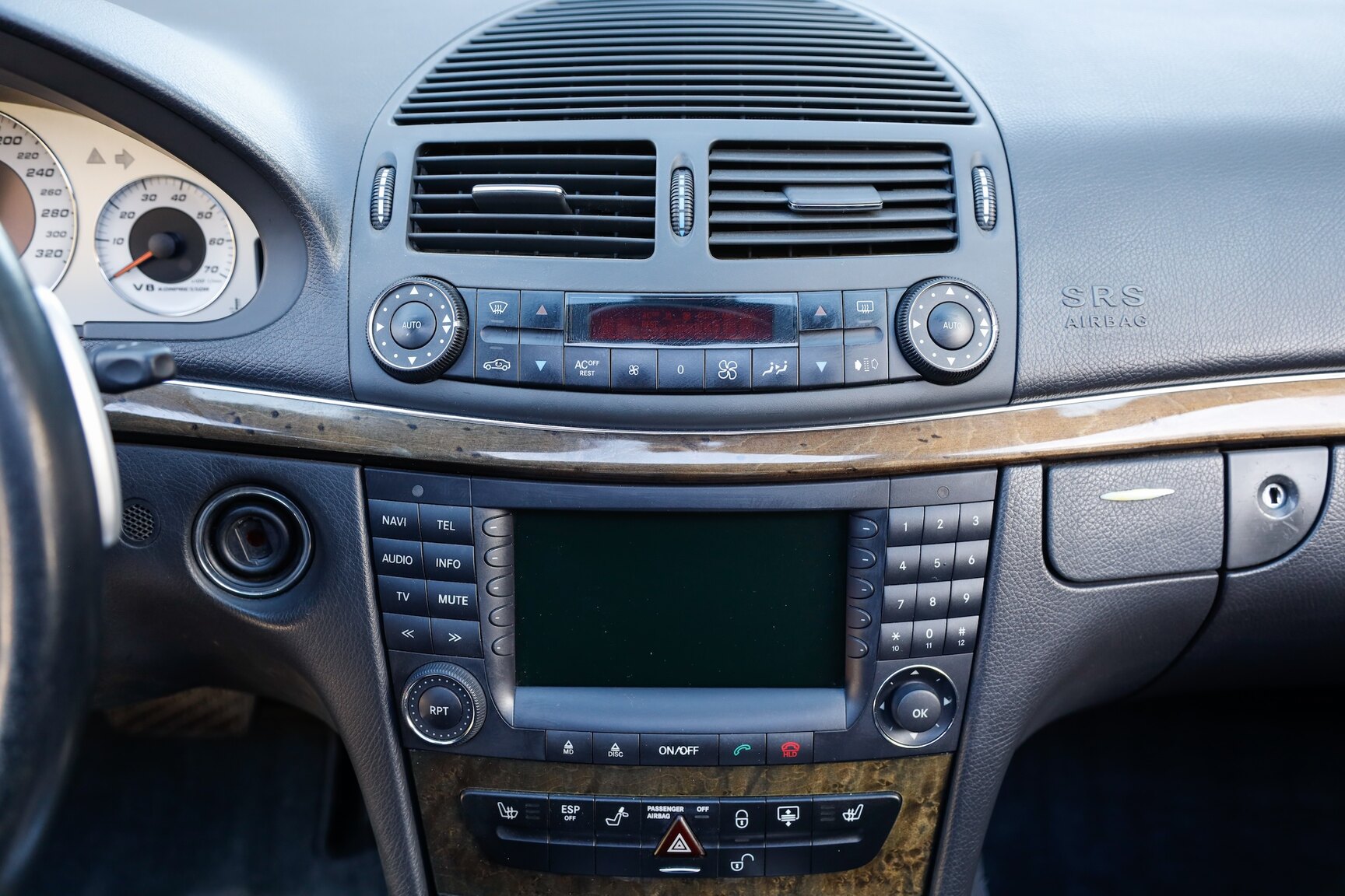 Innenraumfoto von 2003 Mercedes-Benz E55 AMG
