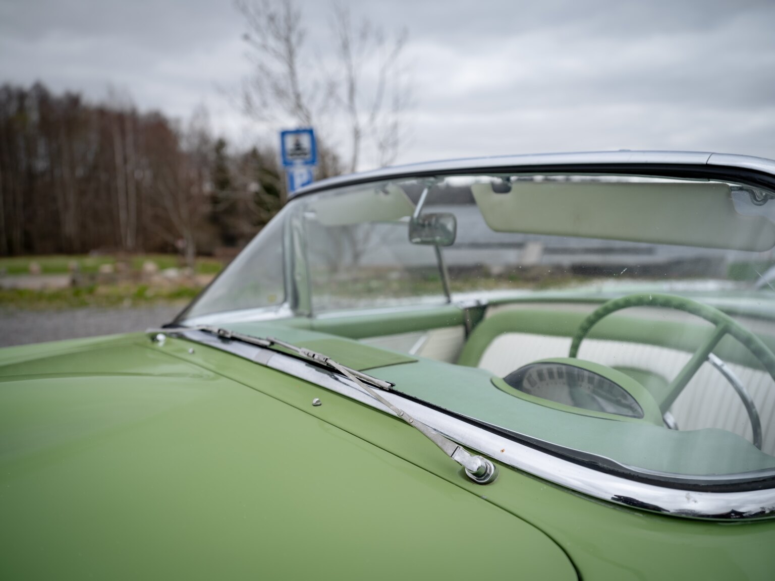 Exteriörbild på 1956 Ford Thunderbird (59)