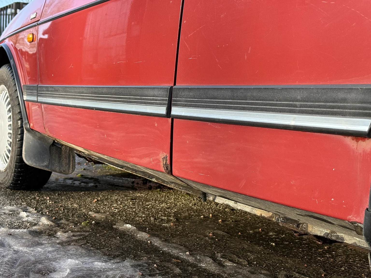 Exterior image of 1991 SAAB 900S Turbo 2-door (38)