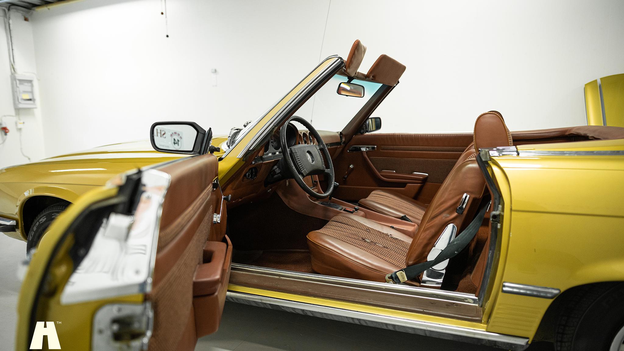 Innenraumfoto von 1975 Mercedes SL 350