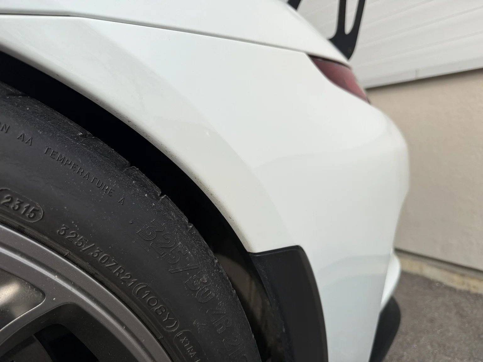 Exteriörbild på 2016 Porsche 911 GT3 RS (27)