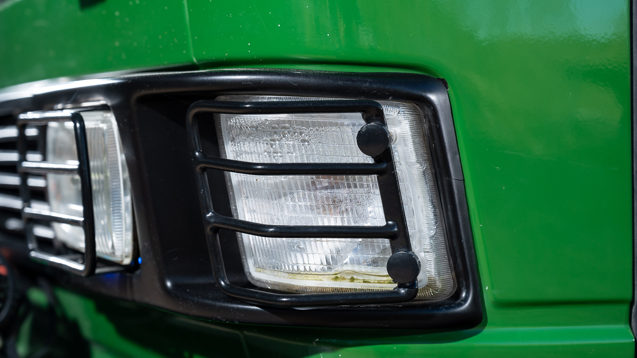 Exterior image of 1992 Volkswagen T3 Kombi Syncro 16" Westfalia