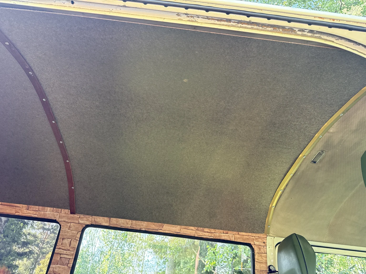 Innenraumfoto von 1975 Volkswagen Transporter Campervan (89)