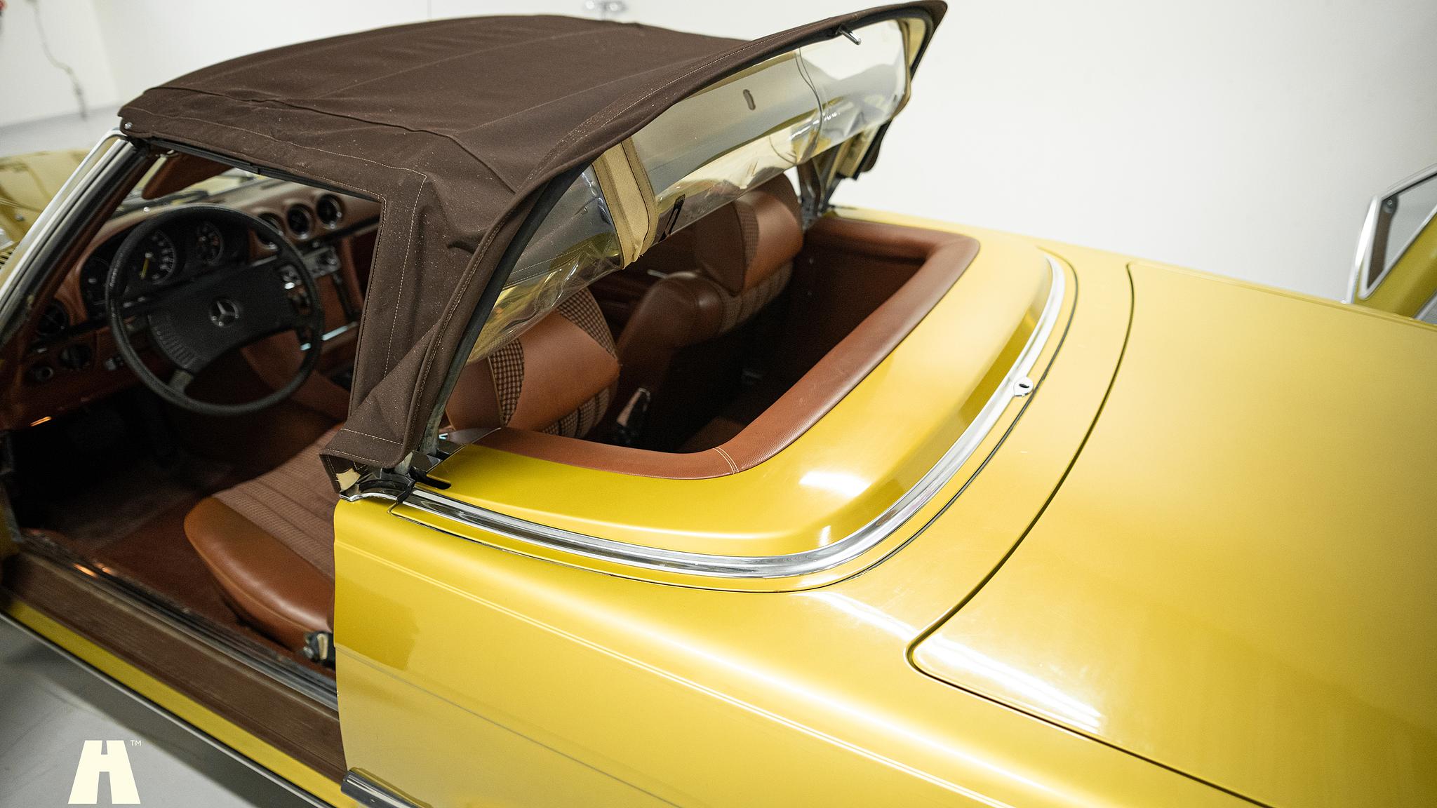 Exterior image of 1975 Mercedes SL 350