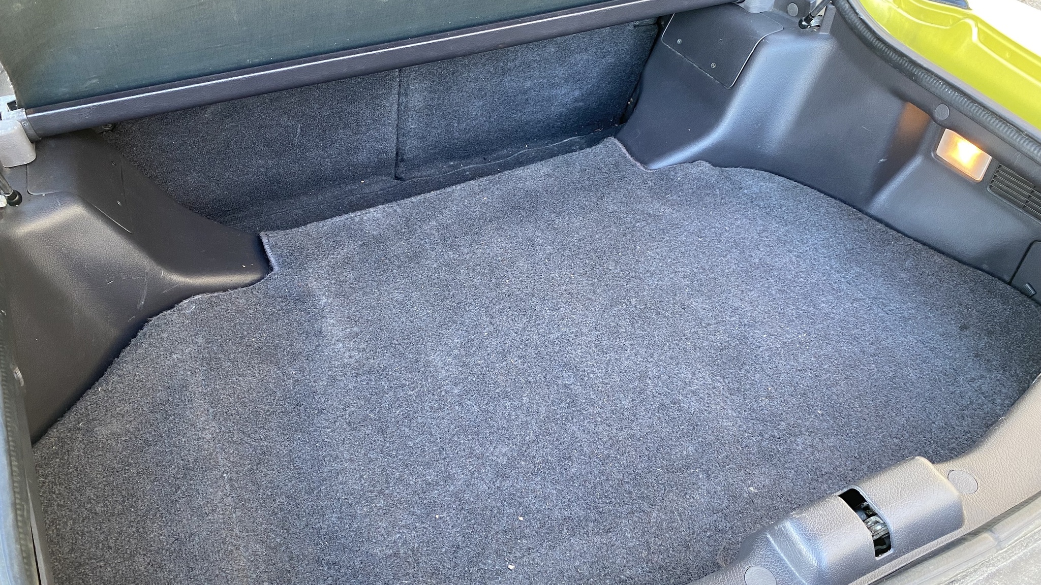 Interior image of 1992 Dodge Stealth (31)