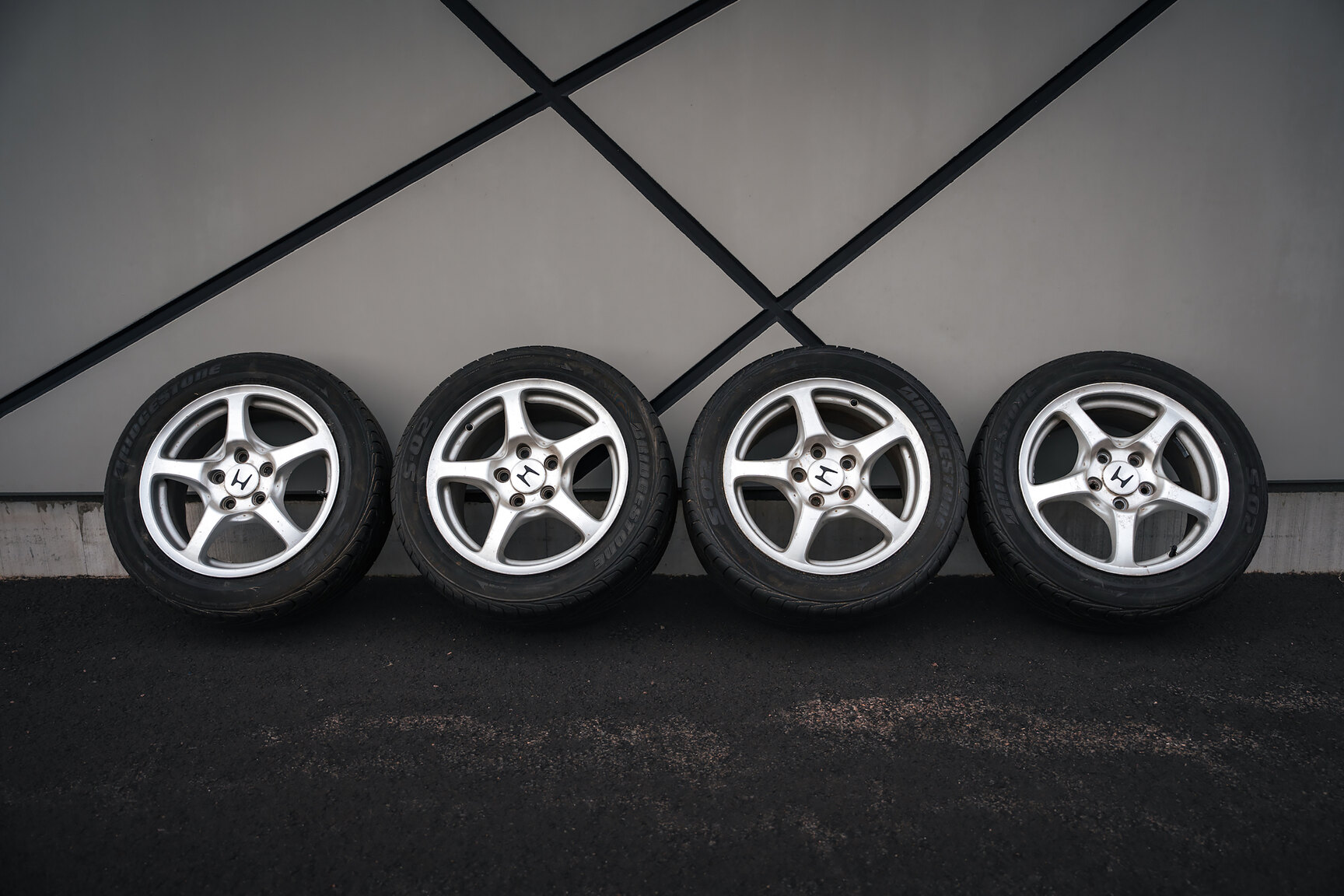 Exterior image of 2000 Honda S2000 AP1