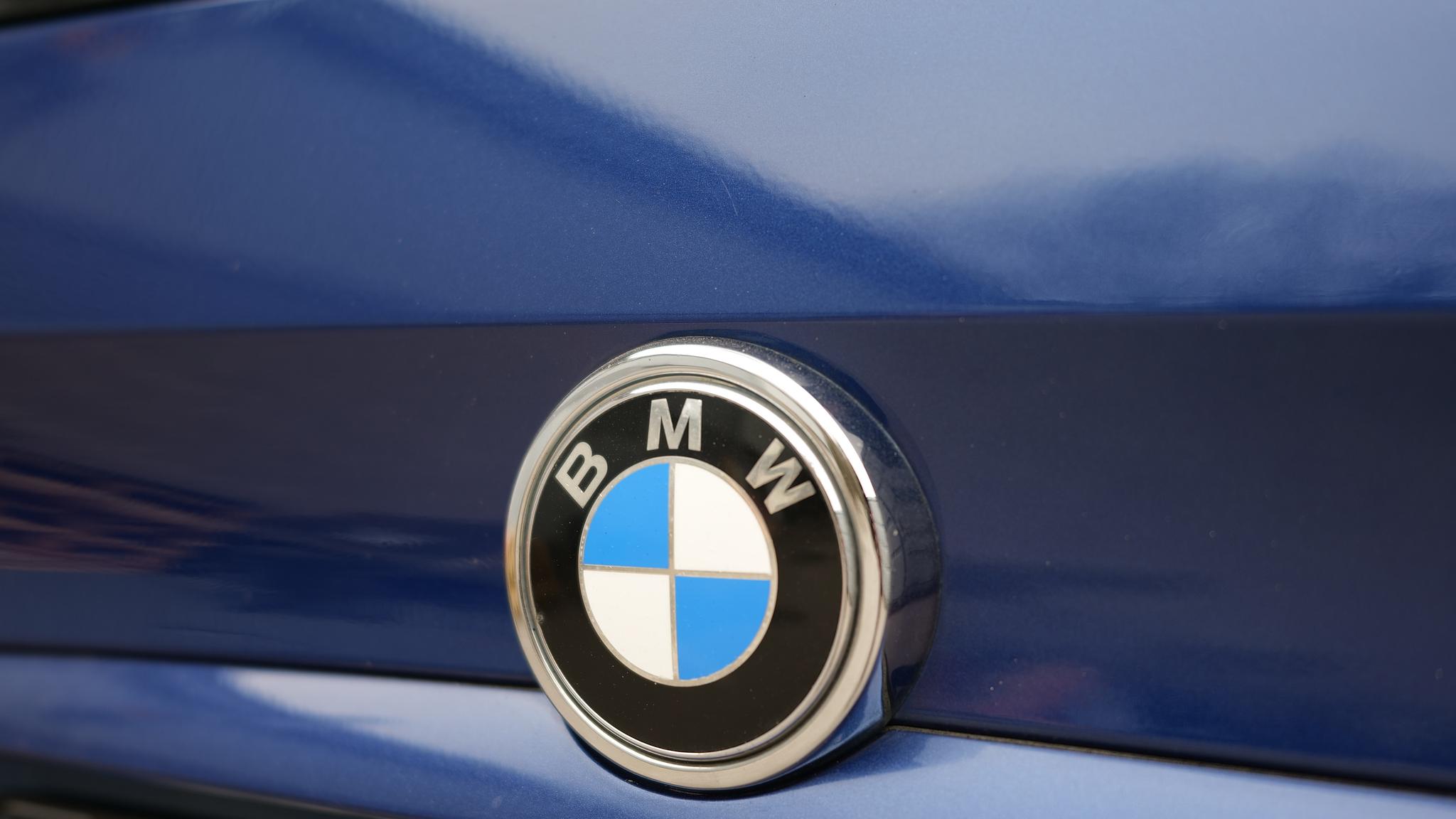 Exteriörbild på 2005 BMW X5 4,8IS (29)