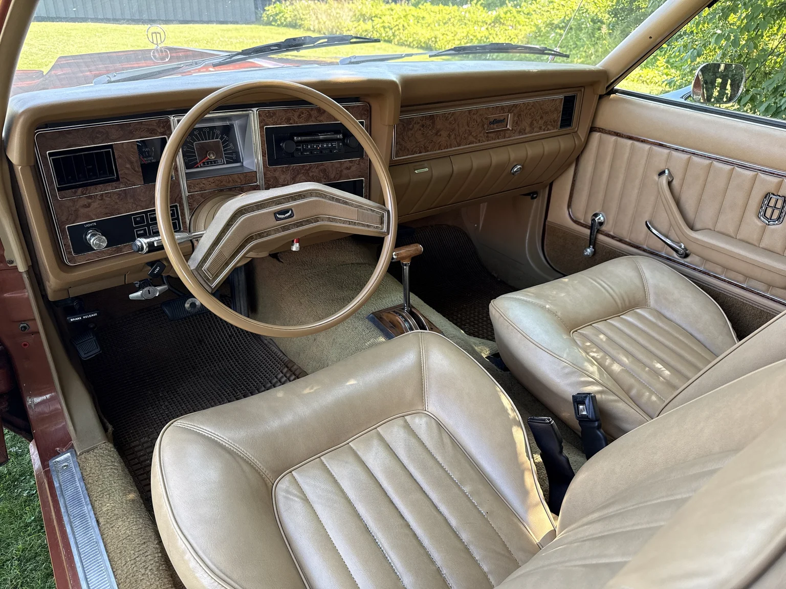 Innenraumfoto von 1975 Mercury Monarch Coupe (41)