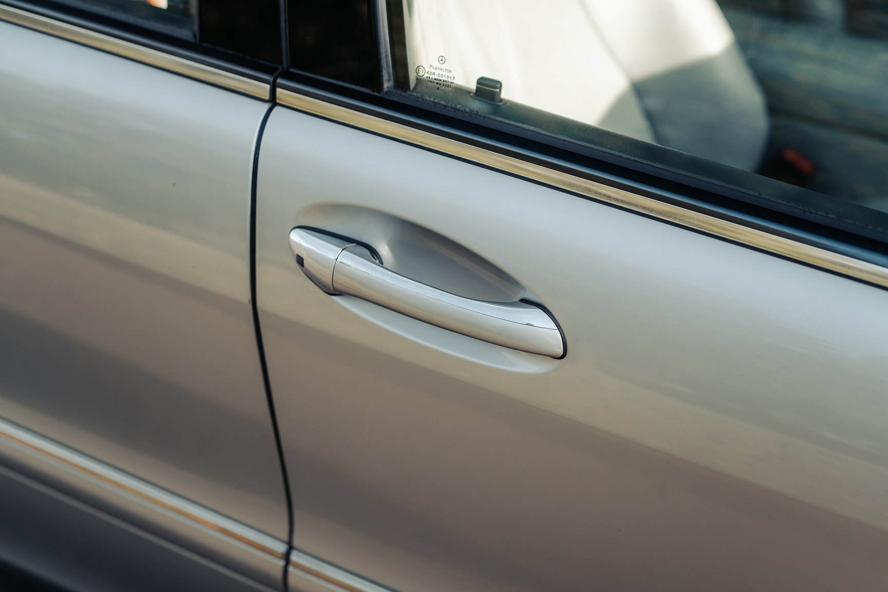 Exteriörbild på 1999 Mercedes-Benz S 320
