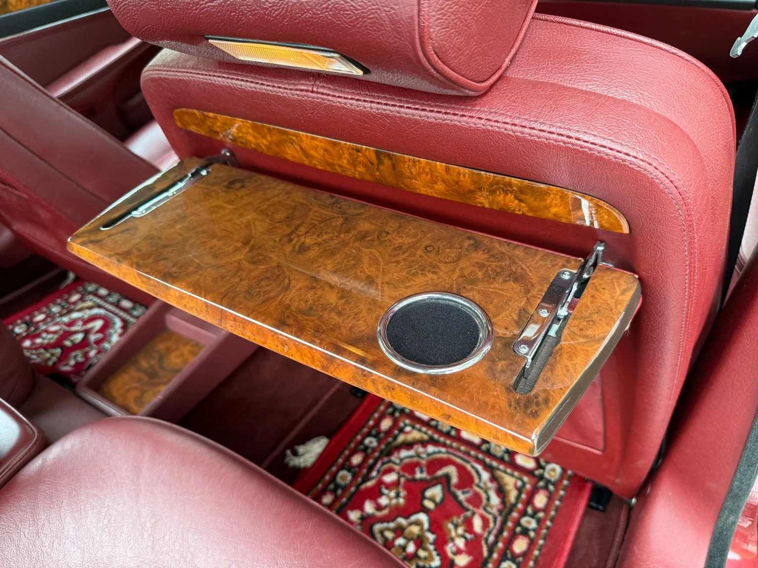 Interior image of 1988 Daimler Six (55)