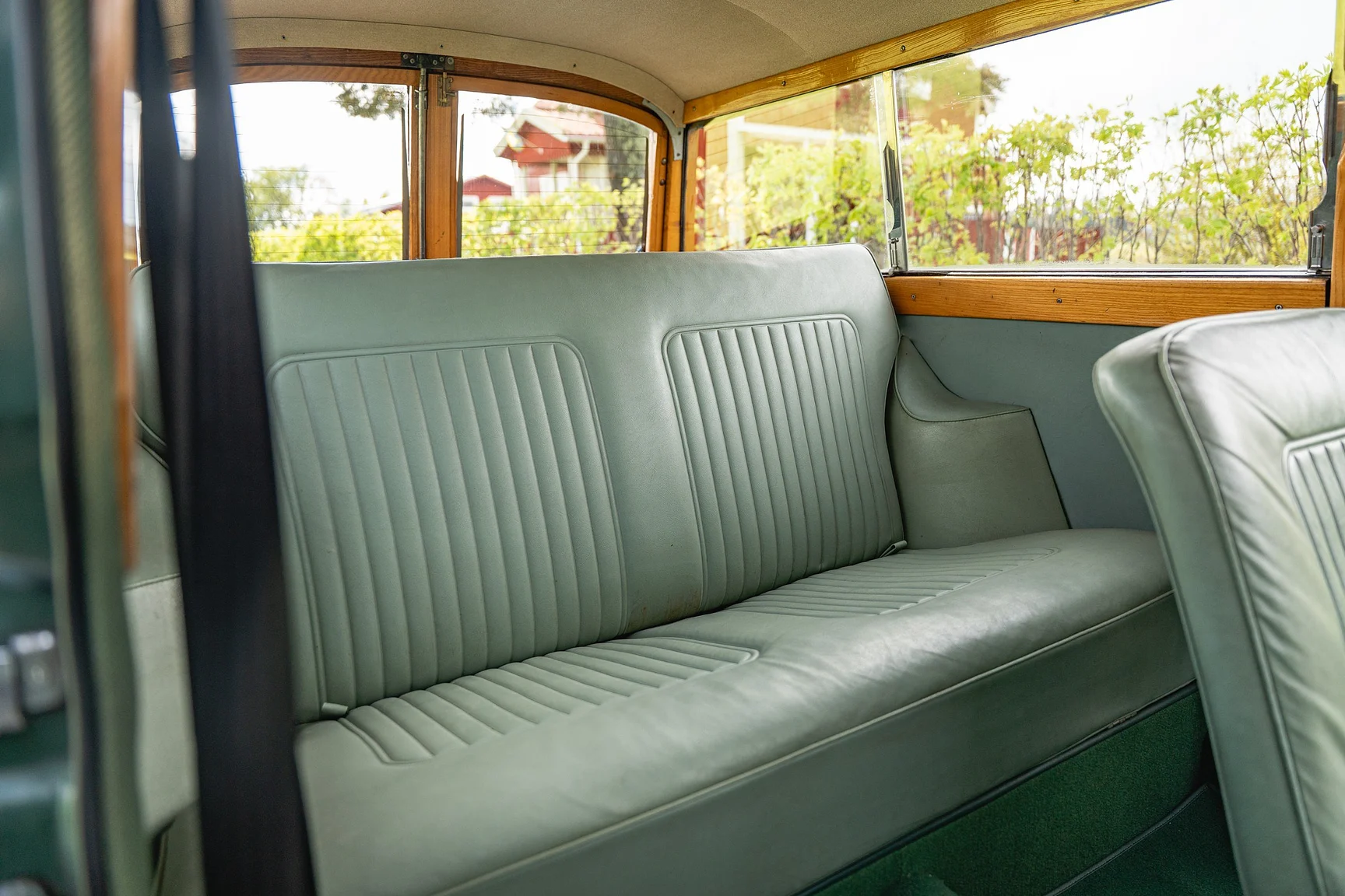 Interior image of 1968 Morris Minor Traveller (52)