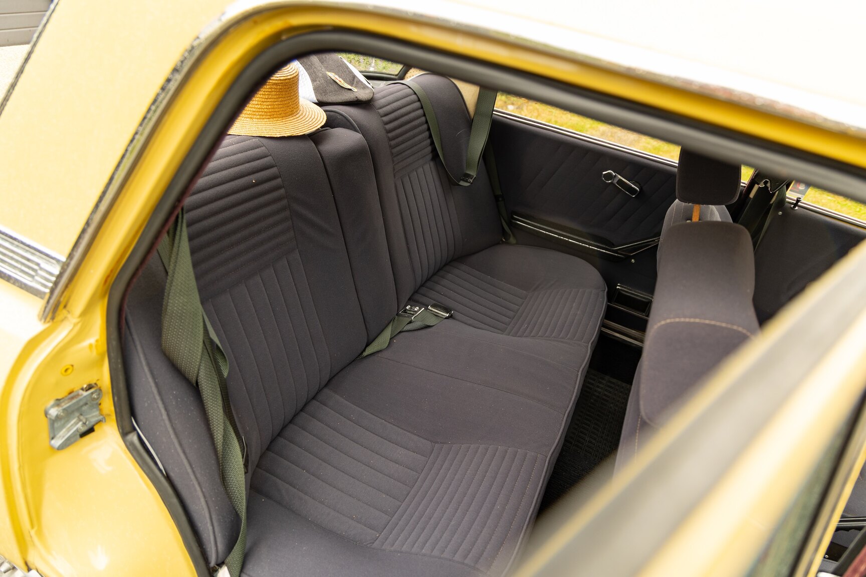 Interior image of 1974 Alfa Romeo Berlina 2000