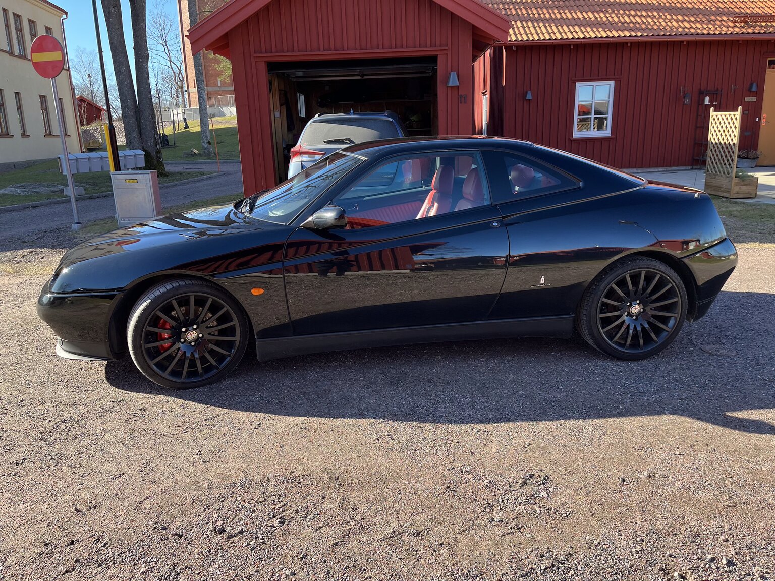 Exterior image of 1998 Alfa Romeo GTV