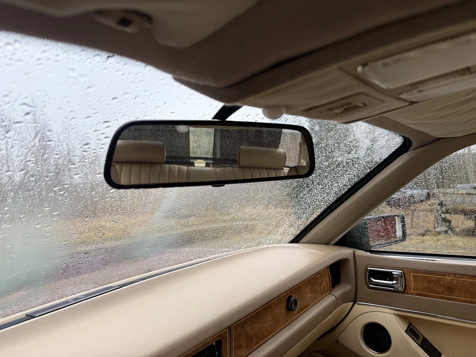 Innenraumfoto von 1991 Jaguar XJ40 Sovereign (81)