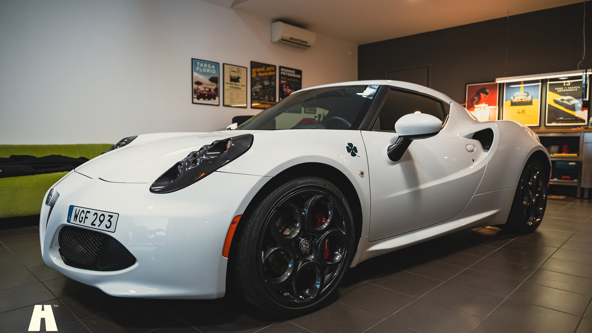 Exterior image of 2016 Alfa Romeo 4C (11)