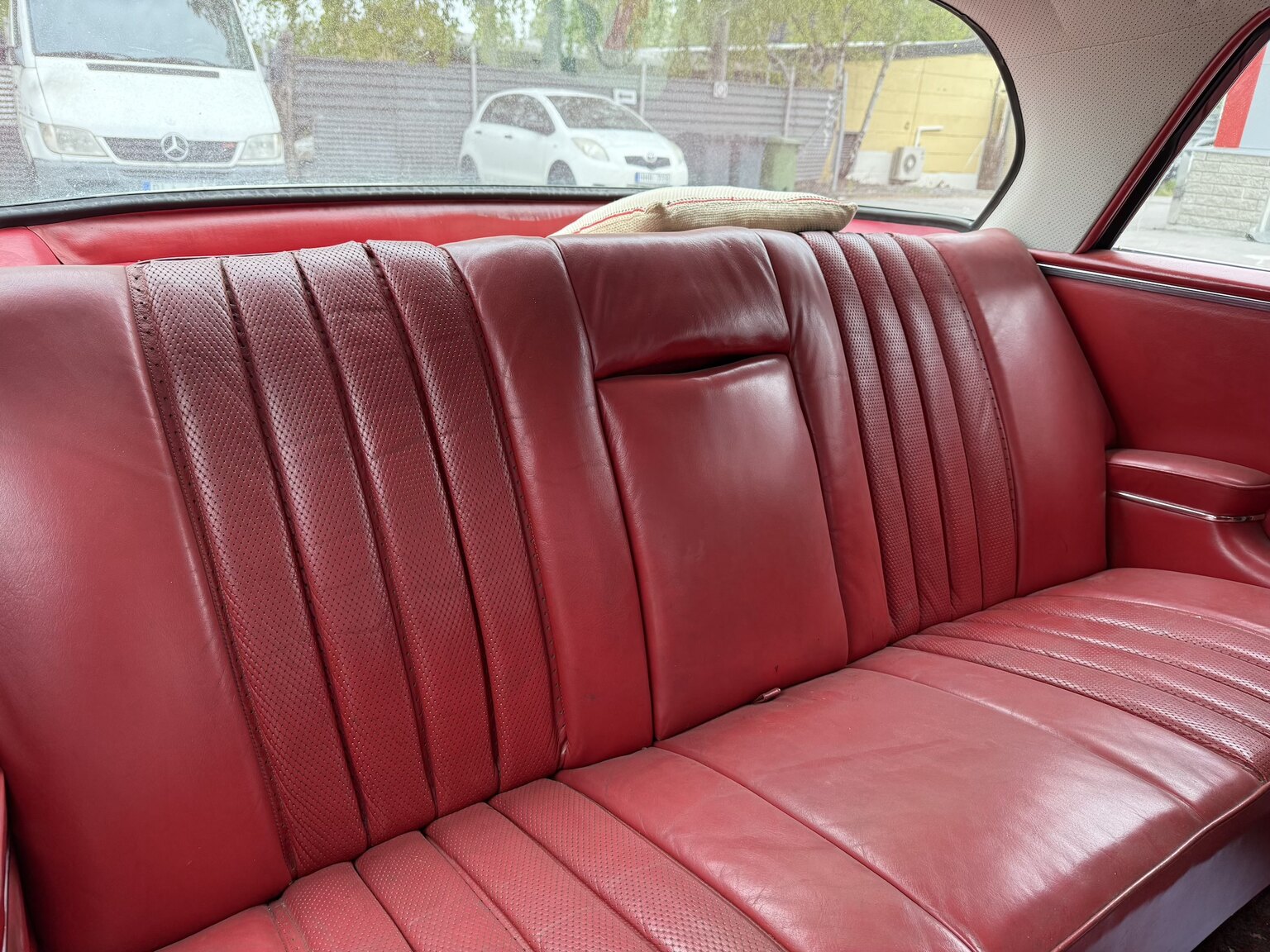 Interiörbild 1963 Mercedes-Benz 220 SE