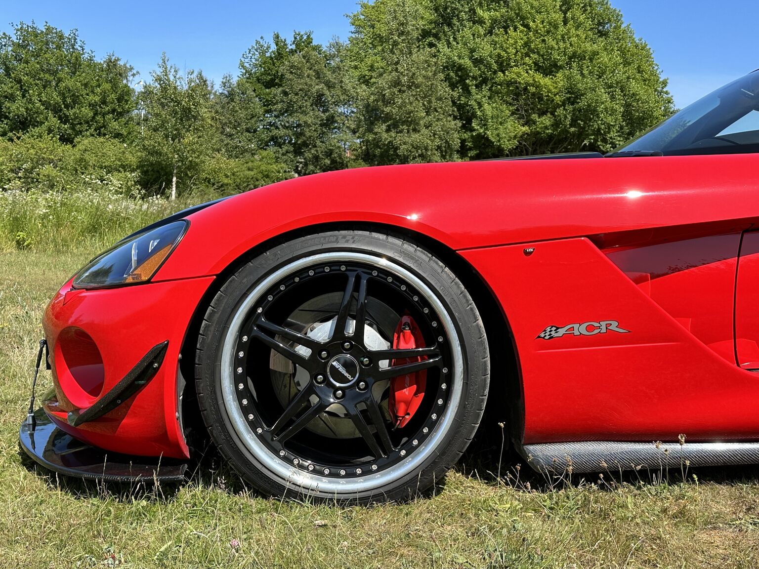 Exterior image of 2004 Dodge Viper SRT-10 (26)