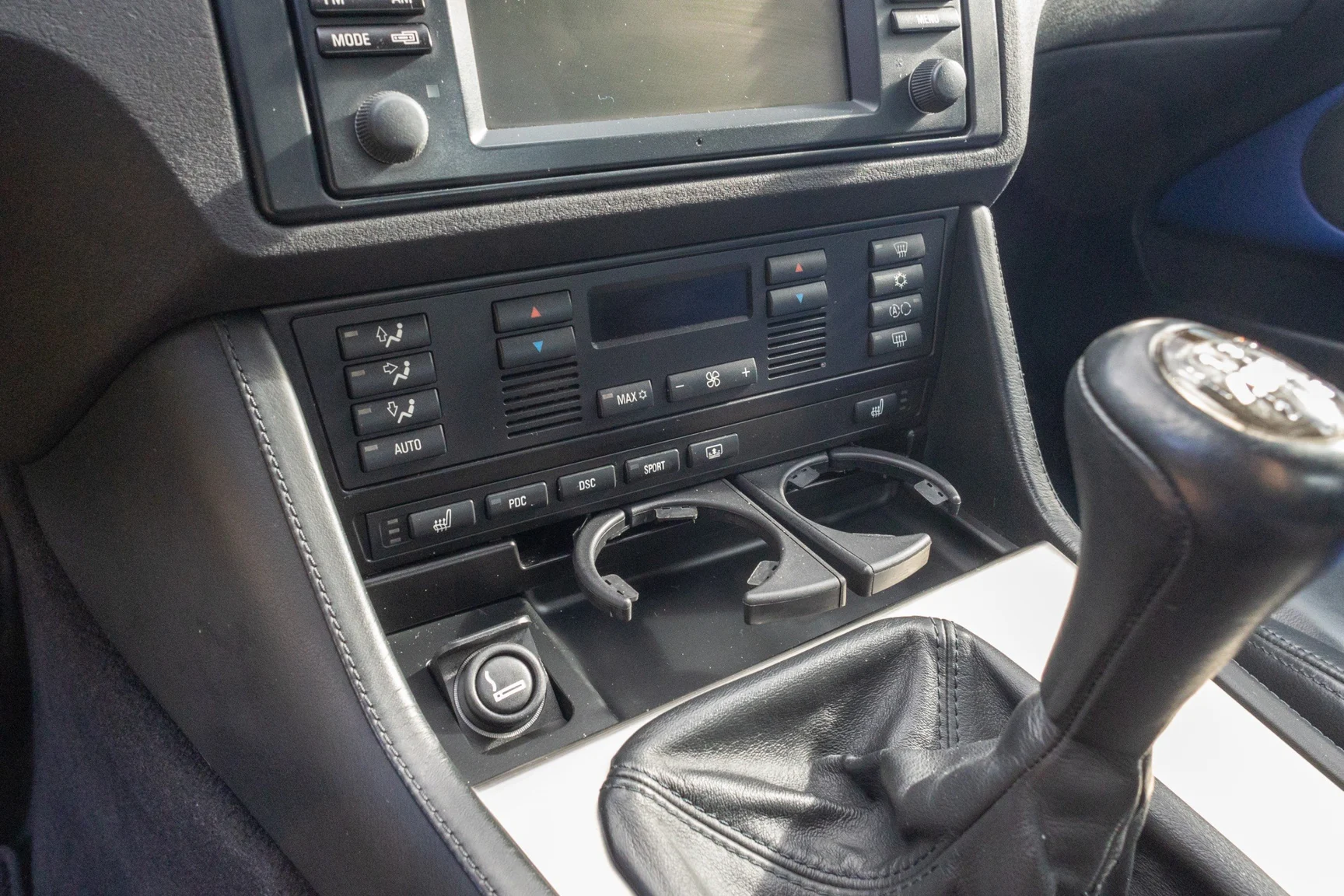 Innenraumfoto von 2002 BMW M5 E39 (42)
