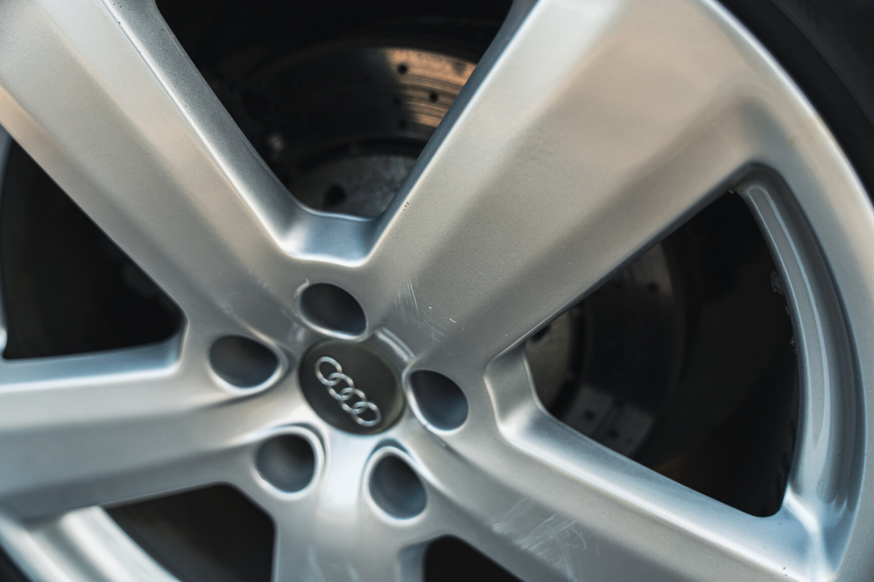 Exterior image of 2003  Audi RS6 C5
