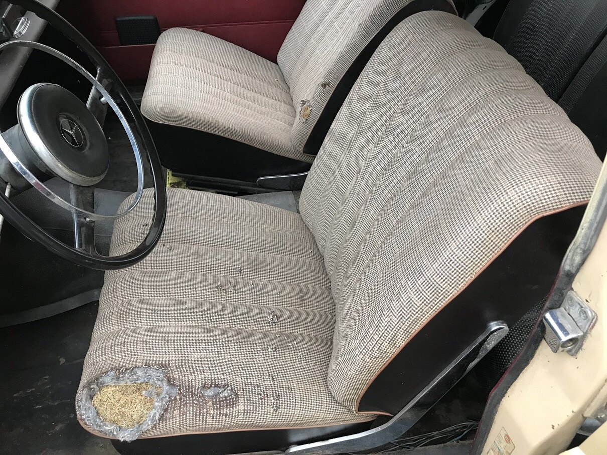Innenraumfoto von 1965 Mercedes Benz 190 DC Safari