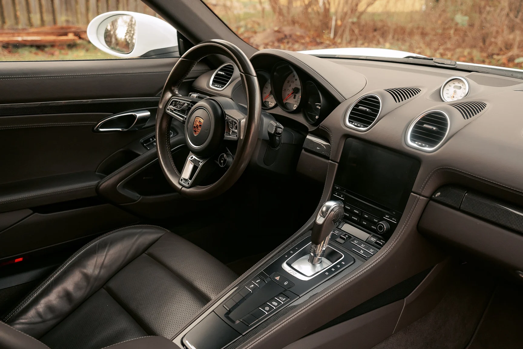 Interior image of 2017 Porsche 718 Cayman S (28)