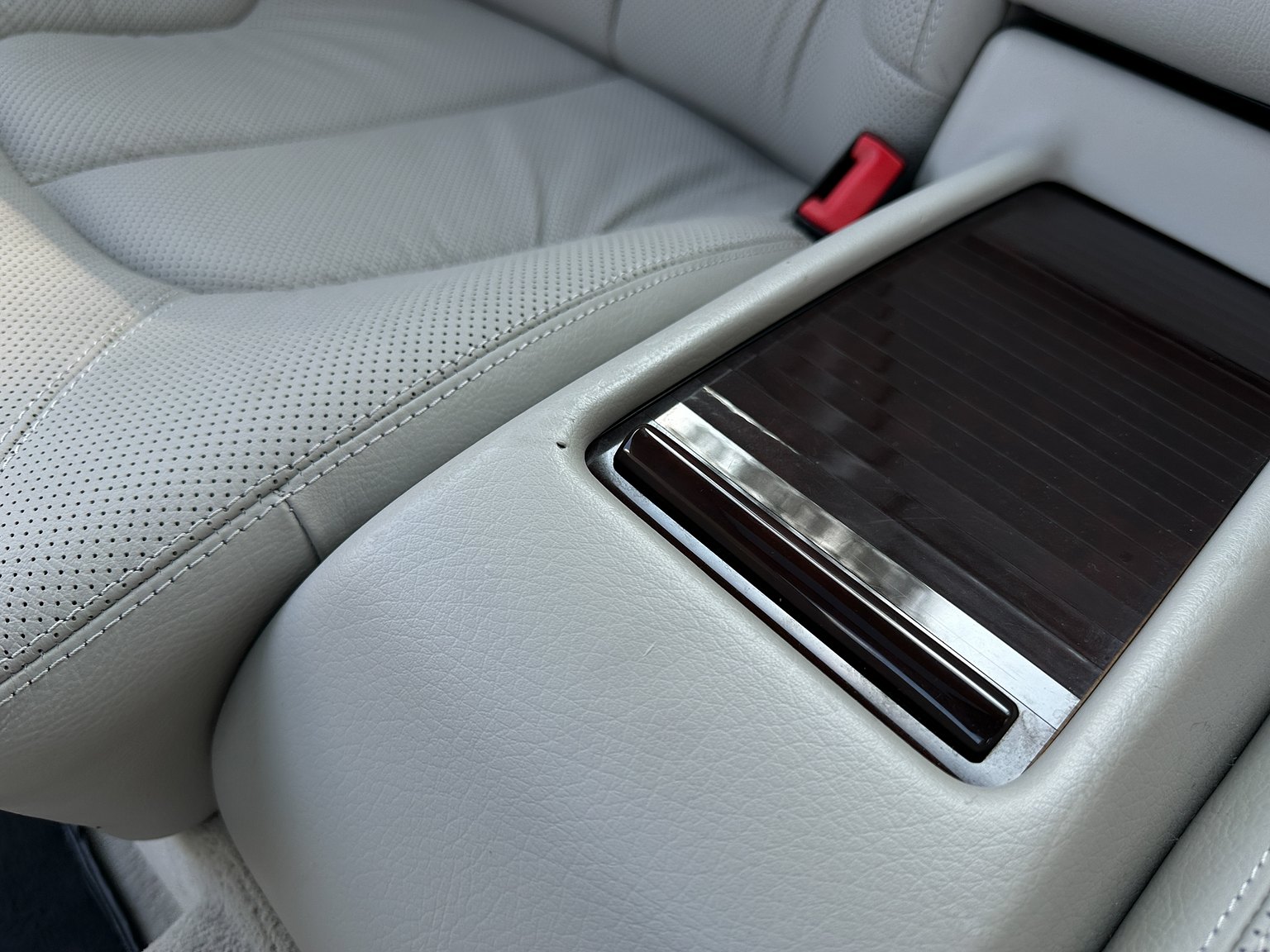 Interior image of 2000 Mercedes-Benz CL 500