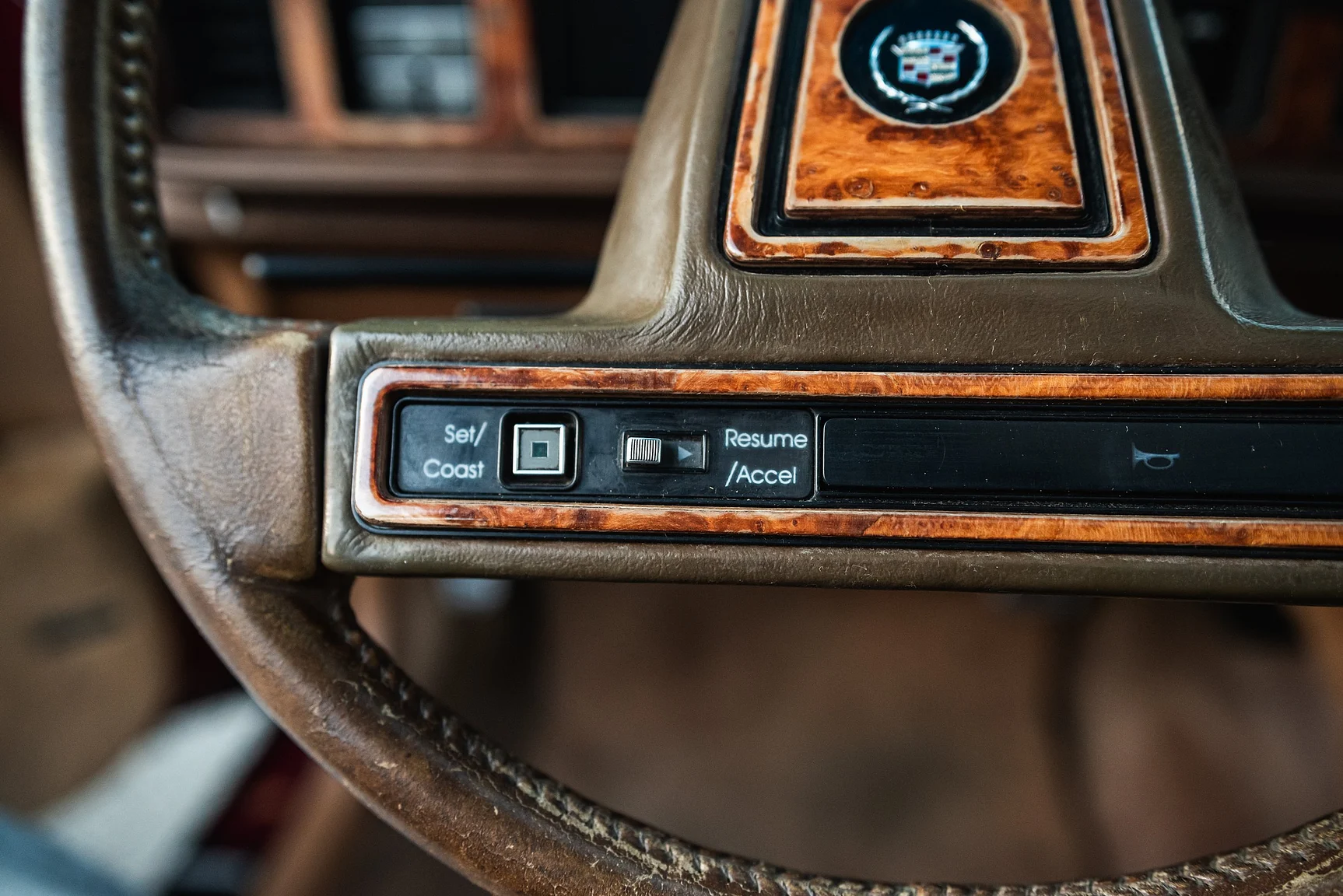 Interior image of 1989 Cadillac Seville (22)