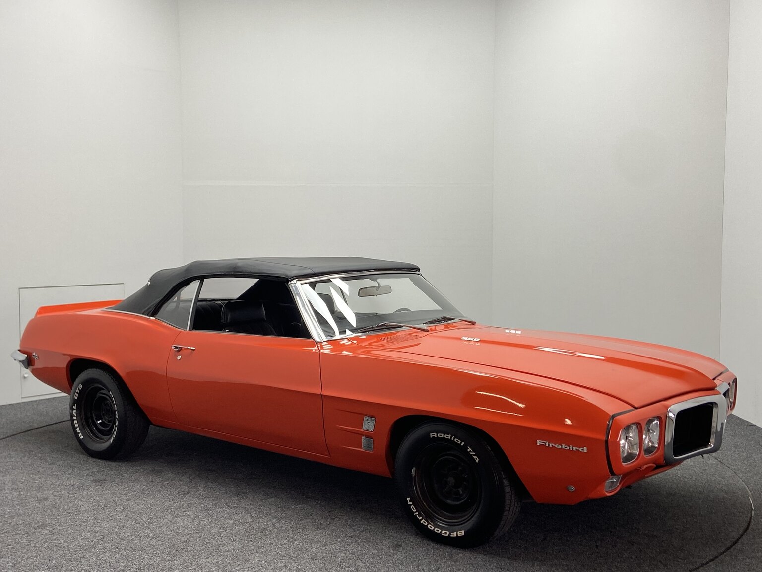 Exteriörbild på 1969 Pontiac Firebird