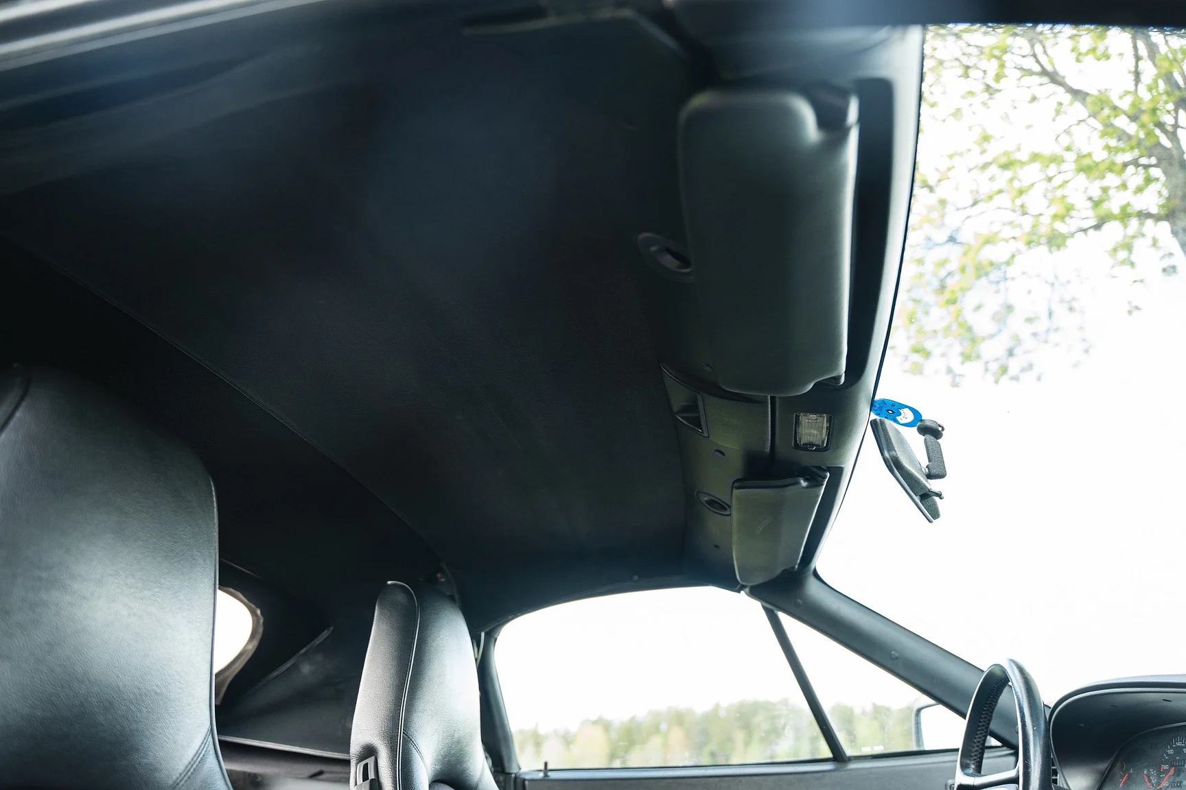Interior image of 1990 Porsche 944 S2 Cabriolet  (7)