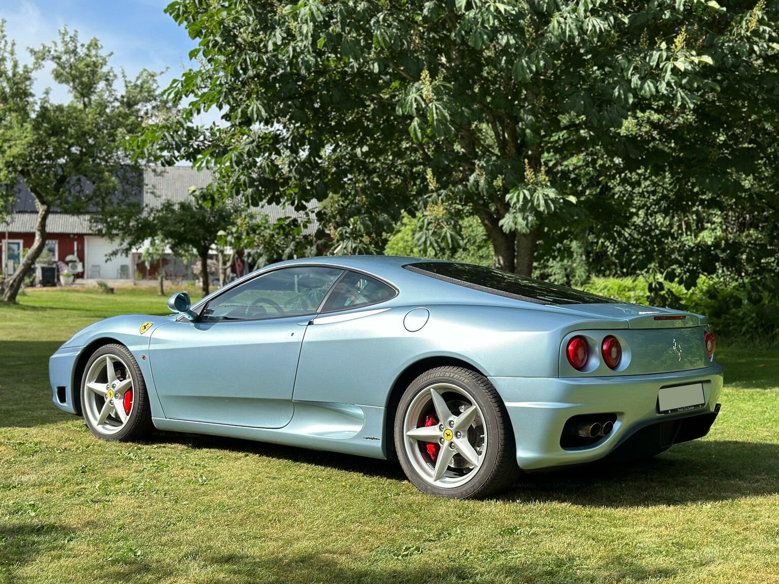 Exterior image of 2001 Ferrari 360 Modena V8 Manual (9)