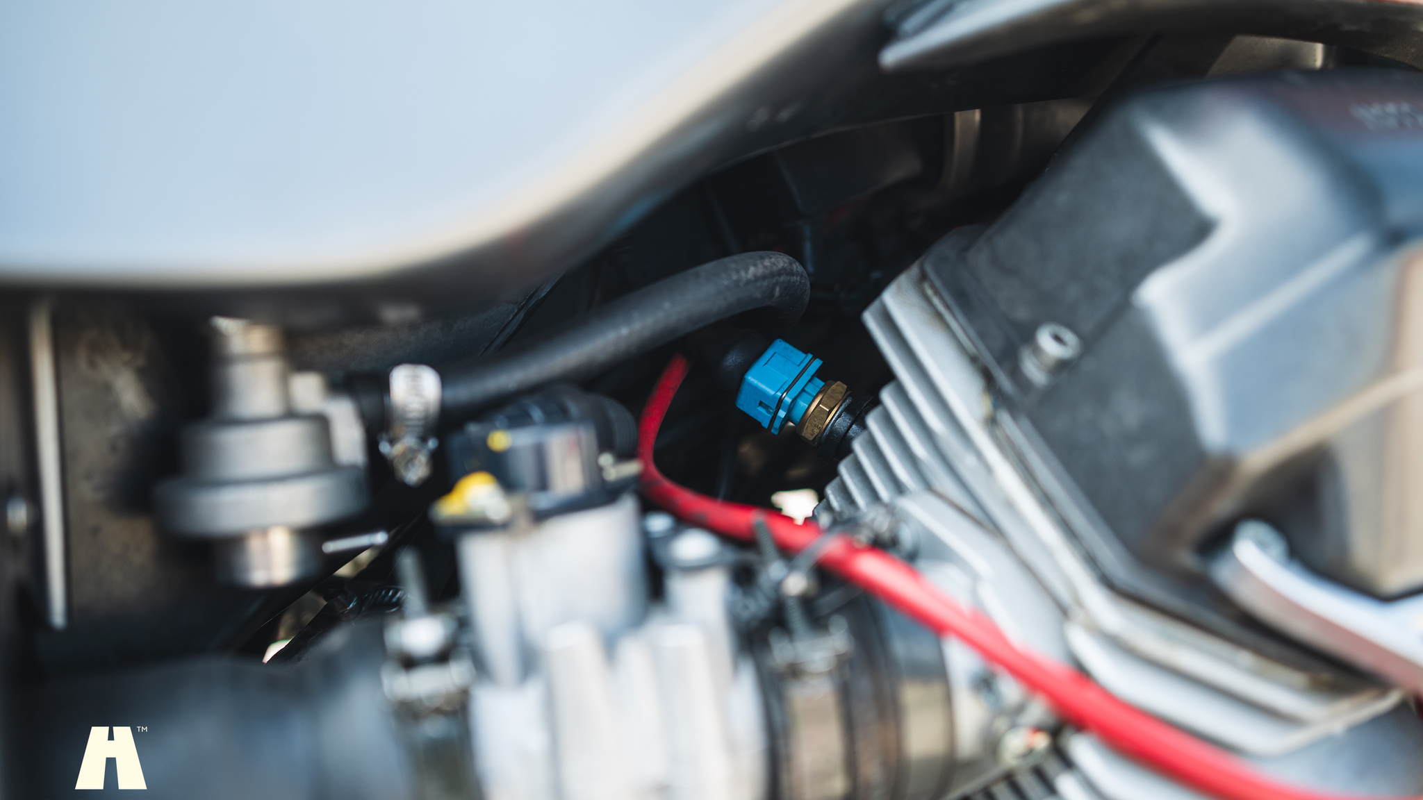 Image of 2002 Moto Guzzi V11 Le Mans (18) mechanics